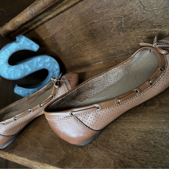 NEW Clark’s Bendables Poem Cottage Tan Leather Ballet Flats USL 6B (M) - Picture 3 of 10